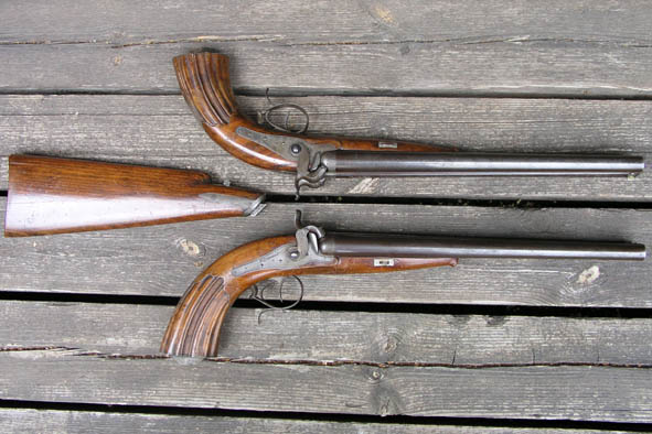 pistoolipari ja karbiiniper�: F Trummer in �bo